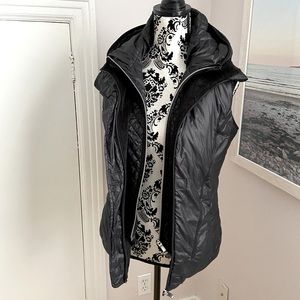 Lululemon black puffer vest